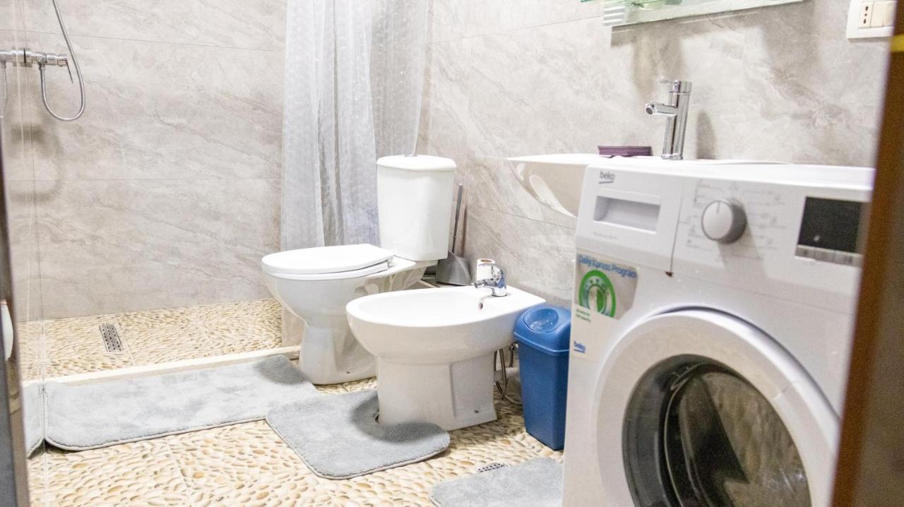 Sisi'S Apartments-Tirana City Center Ngoại thất bức ảnh