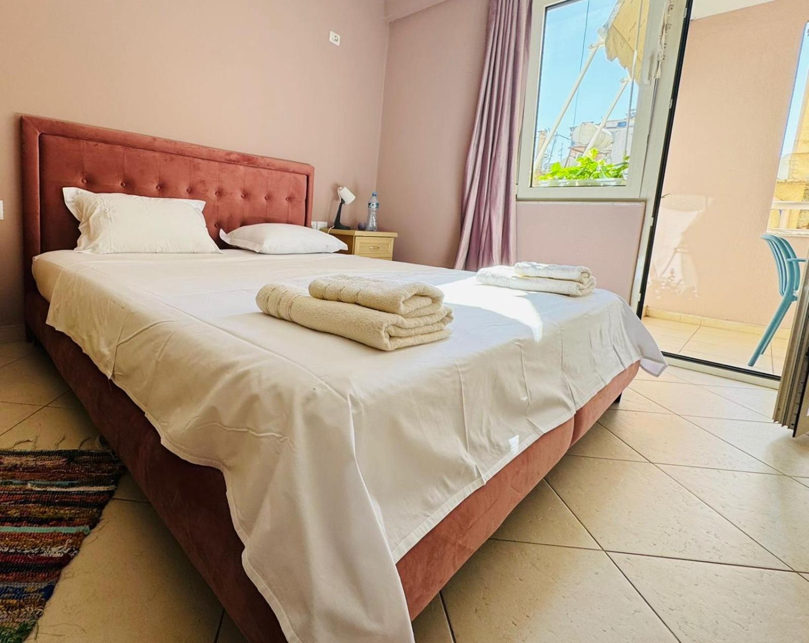 Sisi'S Apartments-Tirana City Center Ngoại thất bức ảnh