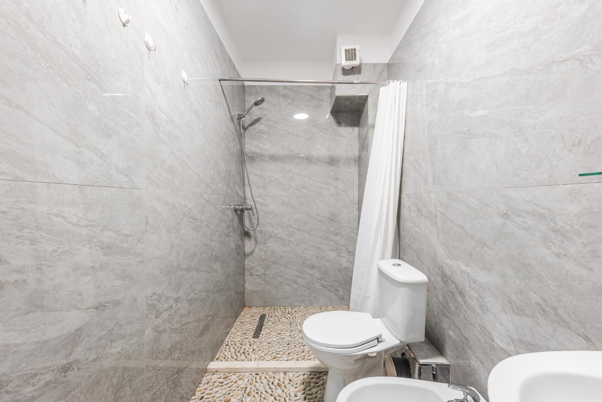 Sisi'S Apartments-Tirana City Center Ngoại thất bức ảnh