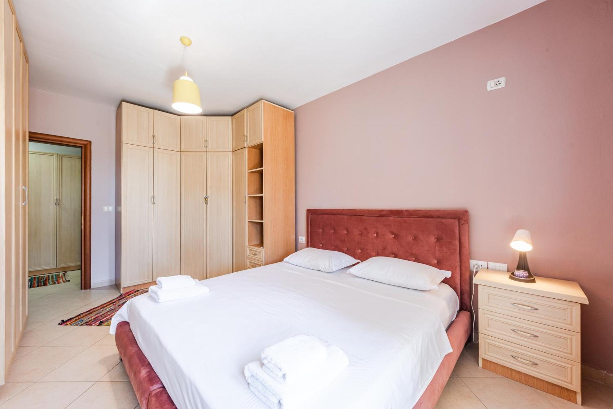 Sisi'S Apartments-Tirana City Center Ngoại thất bức ảnh